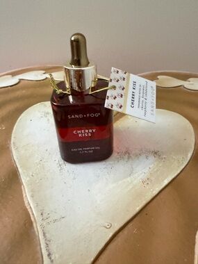 SAND+FOG Cherry Kiss Eau de Parfum Oil - Deep Red